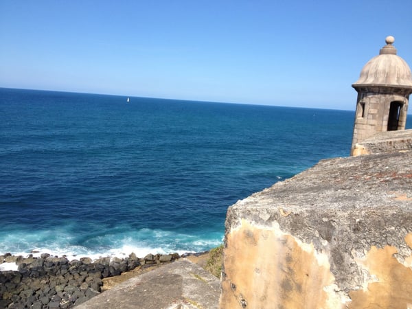 Garita (watchtower) of Castillo San Felipe del Morro overlooking the Atlantic Ocean and rocky coastline in San Juan… — Faro del Castillo San Felipe del Morro, San Juan