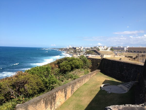View from Fort San Felipe del Morro overlooking the Atlantic coast and San Juan Antiguo with colonial architecture… — Faro del Castillo San Felipe del Morro, San Juan