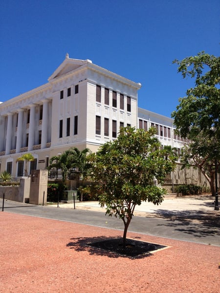 Neoclassical white building with columned portico at Plaza de la Barandilla in San Juan Antiguo, Puerto Rico. — Viejo San Juan, San Juan