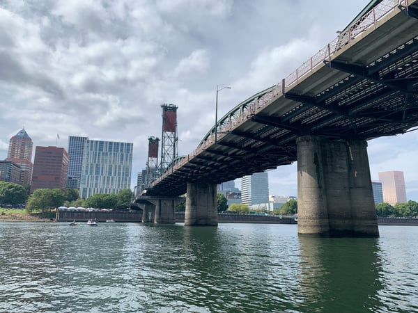 Hawthorne Bridge spanning the Willamette River with Portland's downtown skyline in the background. — Downtown, Portland